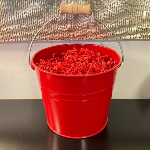 Small Red Bucket - Picture 1 of 8